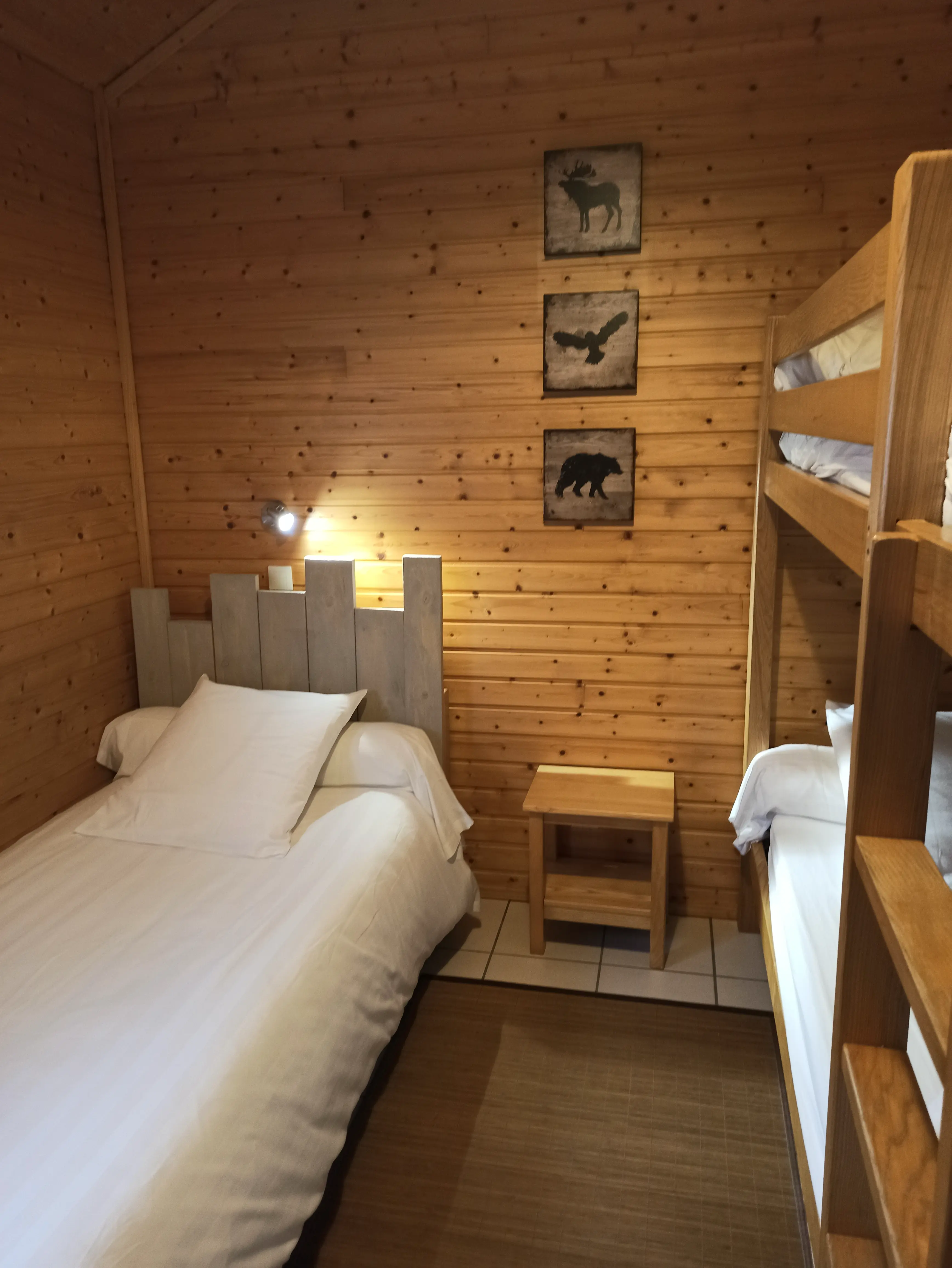 Chambre avec lits superposes
