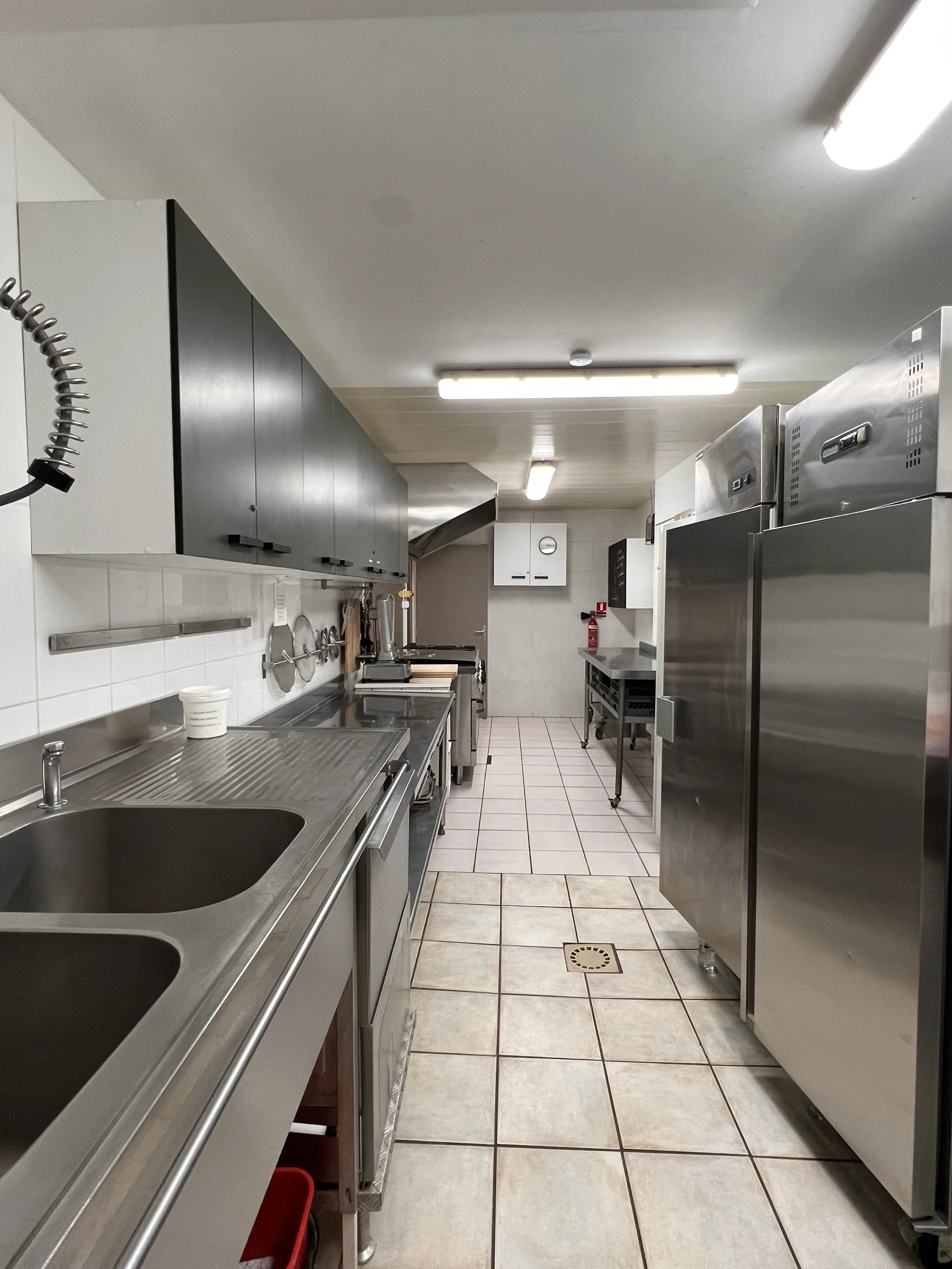 Cuisine — plan de travail inox